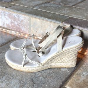 Cute summer shoes sparkle rhinestones very clean